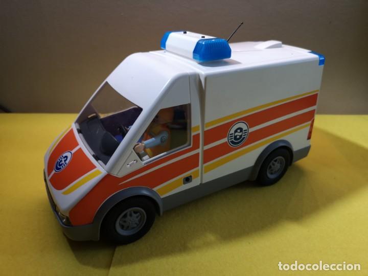 ambulancia playmobil 6685