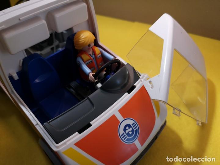 ambulancia playmobil 6685