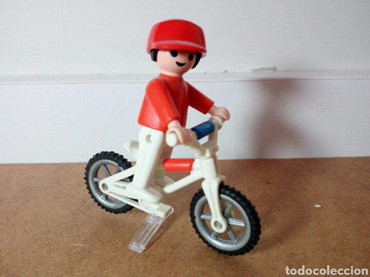 Playmobil: PLAYMOBIL. NI&Ntilde;O EN BICICLETA. - Foto 1