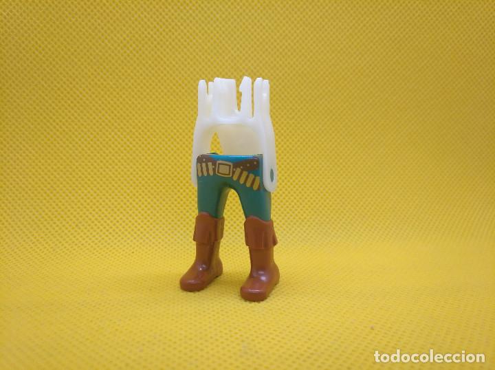 Playmobil: Playmobil Piernas pantal&oacute;n verde con botas marrones
