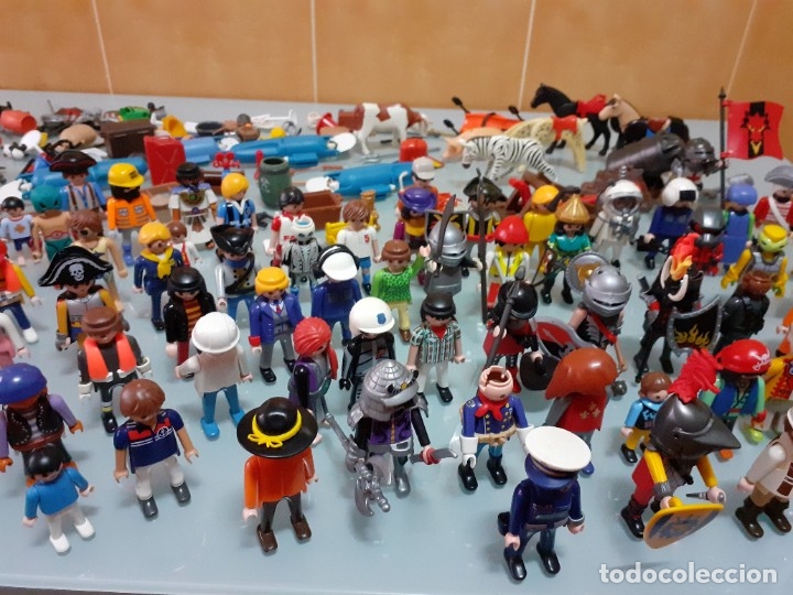 Playmobil: Lote de 105 cliks de Playmobil + complementos + animales.Distintas &eacute;pocas. - Foto 5