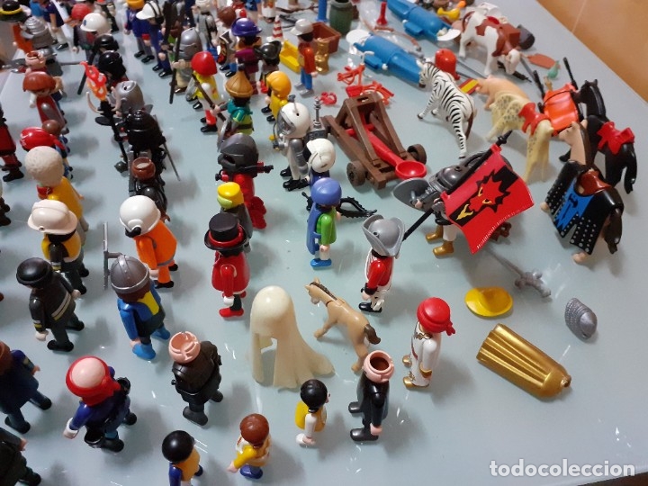 Playmobil: Lote de 105 cliks de Playmobil + complementos + animales.Distintas &eacute;pocas. - Foto 11