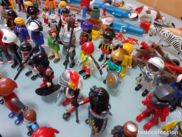 Playmobil: Lote de 105 cliks de Playmobil + complementos + animales.Distintas &eacute;pocas. - Foto 12