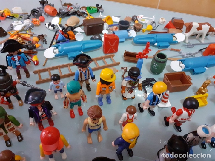 Playmobil: Lote de 105 cliks de Playmobil + complementos + animales.Distintas &eacute;pocas. - Foto 14