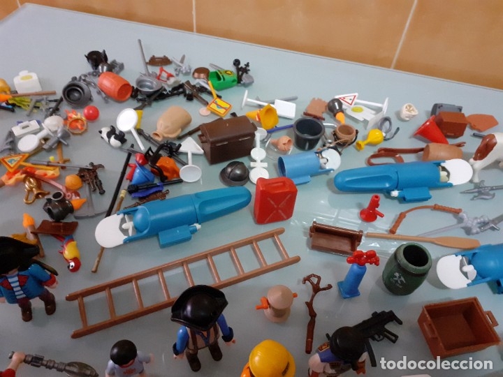 Playmobil: Lote de 105 cliks de Playmobil + complementos + animales.Distintas &eacute;pocas. - Foto 16
