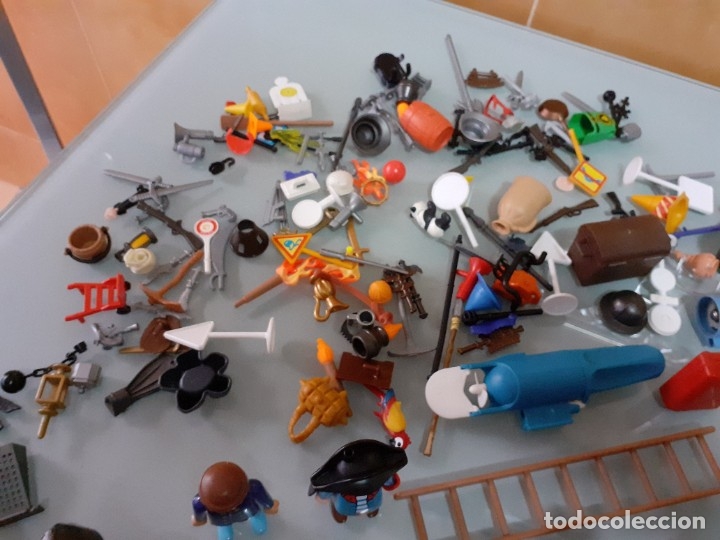 Playmobil: Lote de 105 cliks de Playmobil + complementos + animales.Distintas &eacute;pocas. - Foto 17