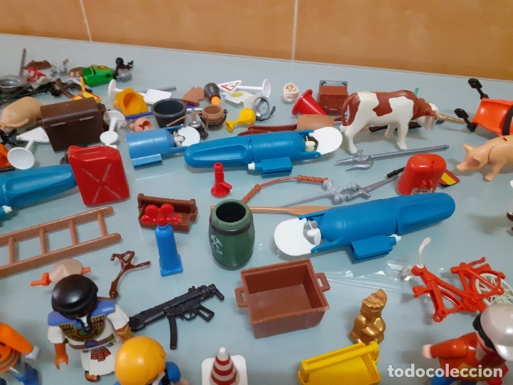 Playmobil: Lote de 105 cliks de Playmobil + complementos + animales.Distintas &eacute;pocas. - Foto 28