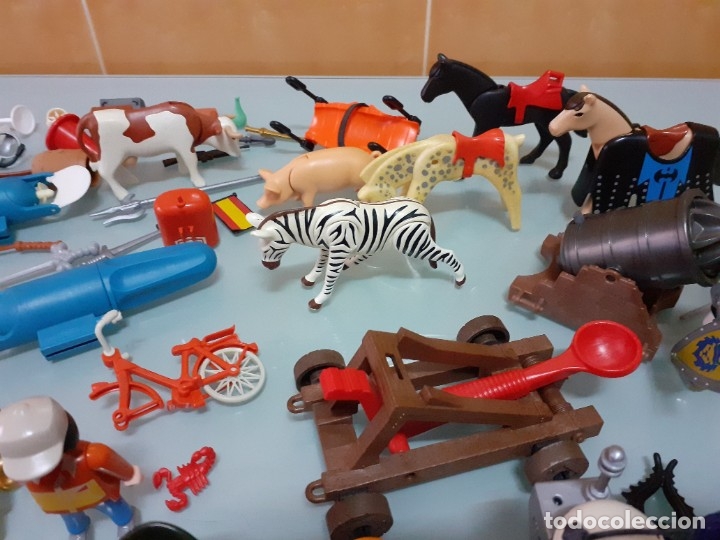 Playmobil: Lote de 105 cliks de Playmobil + complementos + animales.Distintas &eacute;pocas. - Foto 29