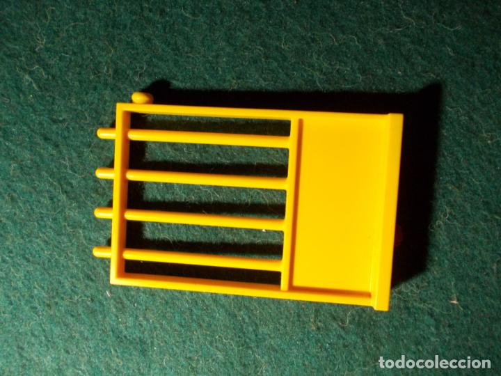 Playmobil: PIEZA PLAYMOBIL PUERTA - Foto 1