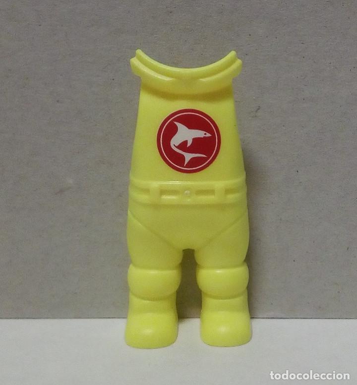 Playmobil: Playmobil - Traje Color Amarillo Con Dibujo Tibur&oacute;n