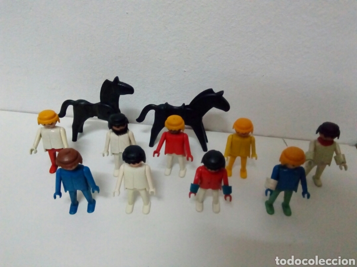 Playmobil: 9 mu&ntilde;ecos playmobil 1974 + 2 caballos manos fijas rf.1