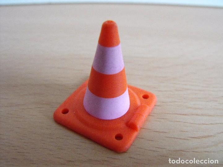 Playmobil: Playmobil. Cono de tr&aacute;fico o obra p&uacute;blica.