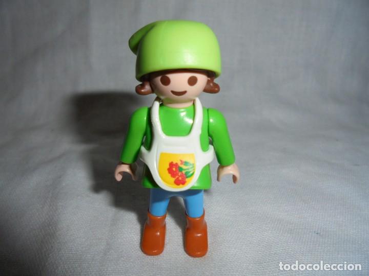 Playmobil: PLAYMOBIL NI&Ntilde;A JARDINERA CON SOMBRERO