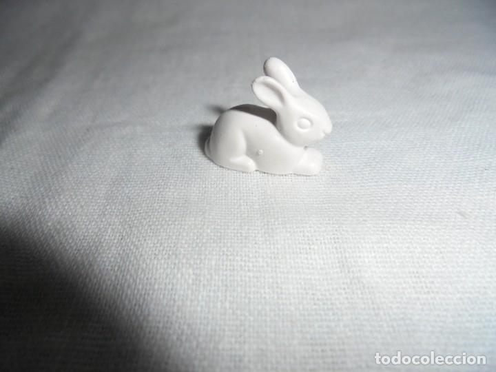 Playmobil: PLAYMOBIL CONEJO SENTADO BLANCO - Foto 1