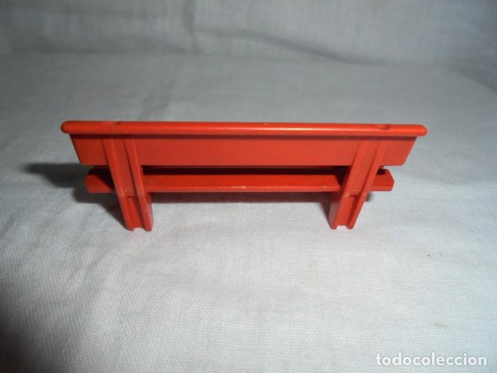 Playmobil: PLAYMOBIL BANCO ROJO - Foto 2