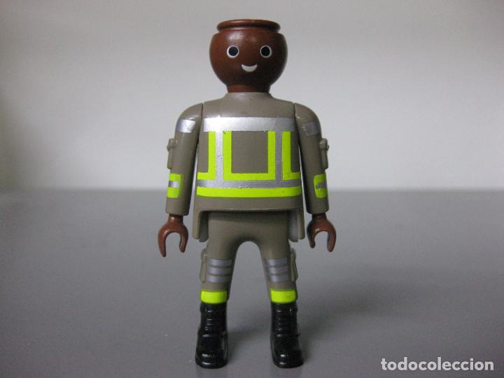 Playmobil: playmobil figura ciudad CHICO NEGRITO DE RESCATE SIN PELO H2