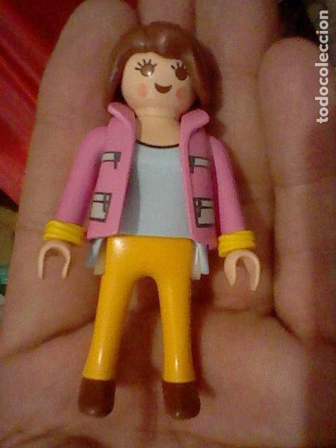 Playmobil: PLAYMOBIL FIGVRA CHICA CIVDAD CHAQVETA ROSA