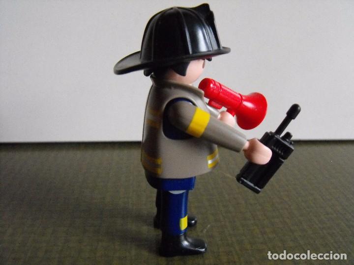 Playmobil: PLAYMOBIL. Jefe de bomberos. - Foto 2