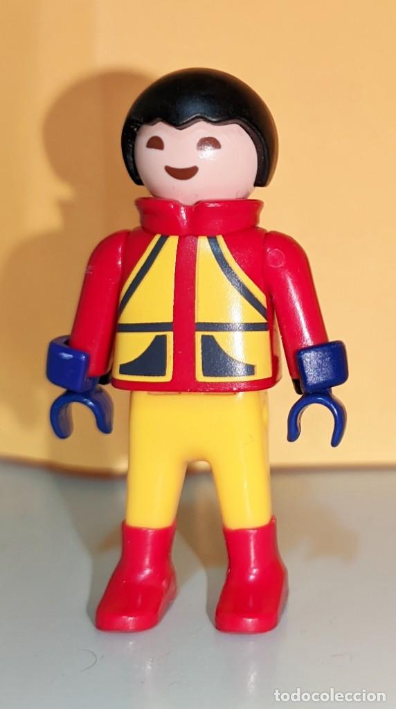 Playmobil: PLAYMOBIL NI&Ntilde;O MORENO OJOS ASI&Aacute;TICOS REF.9283