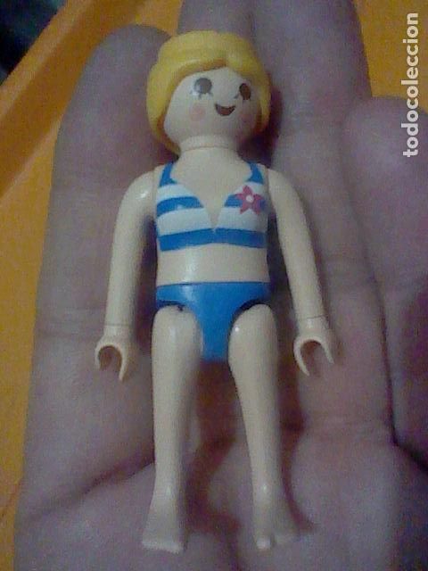 Playmobil: PLAYMOBIL MUJER CIUDAD TRAJE BA&Ntilde;O RUBIA COLETA