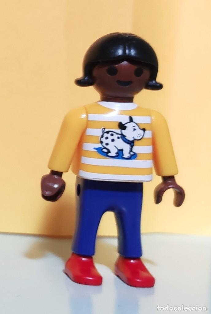 Playmobil: PLAYMOBIL NI&Ntilde;A MORENA CAMISETA PERRITO REF. 5534, 9100