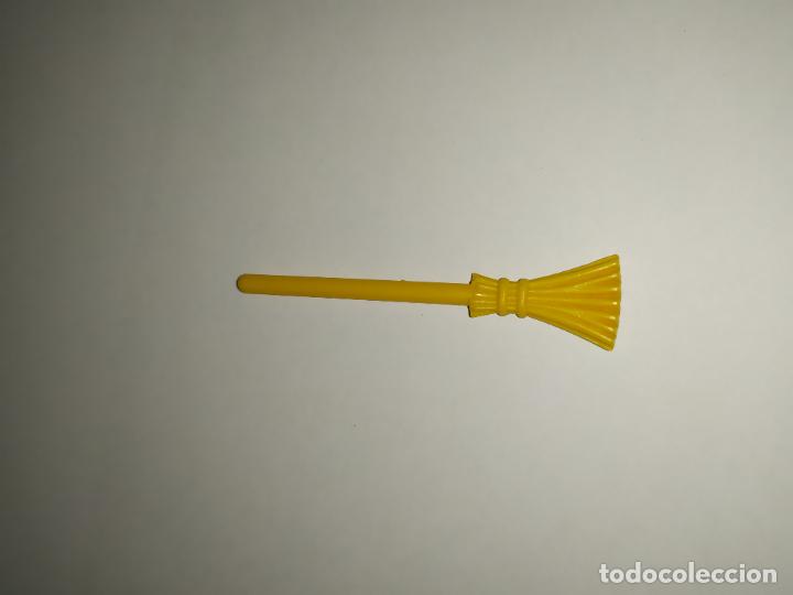 Playmobil: PLAYMOBIL ESCOBA AMARILLA CASA