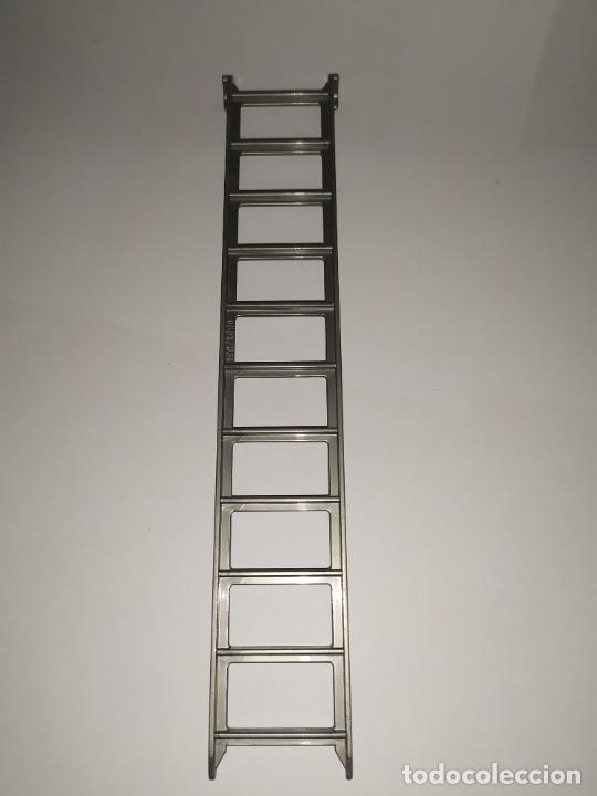 Playmobil: PLAYMOBIL ESCALERA 11 PELDA&Ntilde;OS GRIS