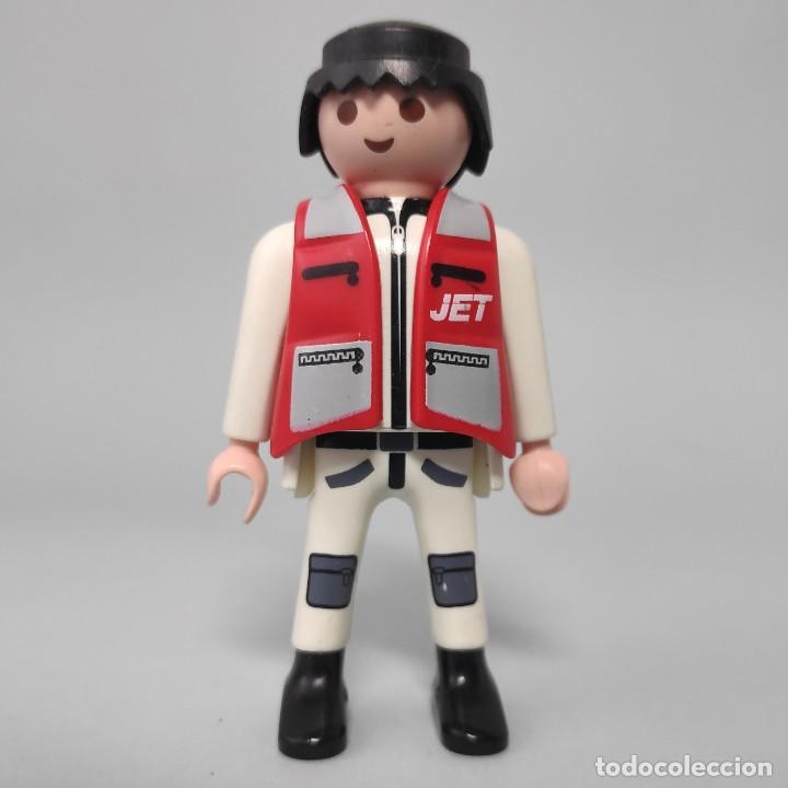 Playmobil: PLAYMOBIL Se&ntilde;or con chaleco 11 - Foto 1