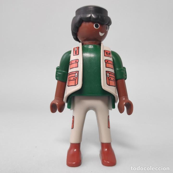 Playmobil: PLAYMOBIL Se&ntilde;or con chaleco 12 - Foto 1