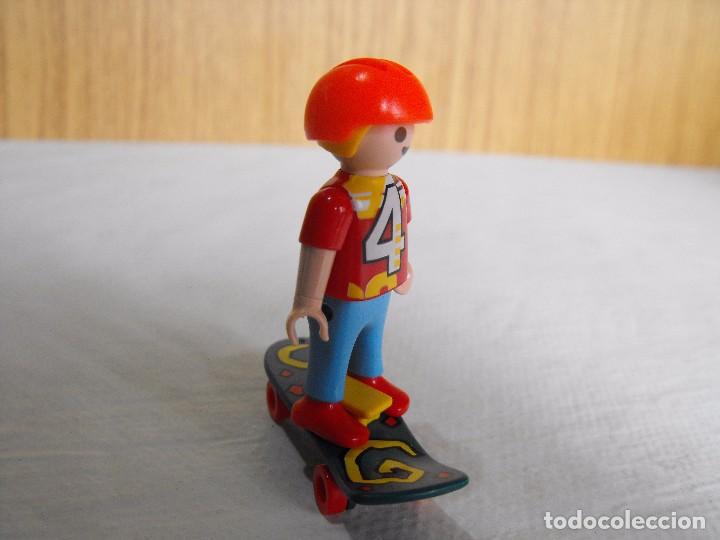 Playmobil: Playmobil. Ni&ntilde;o con tabla de skate.