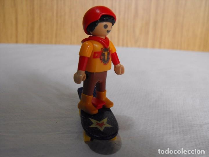 Playmobil: Playmobil. Ni&ntilde;o con tabla de skate.
