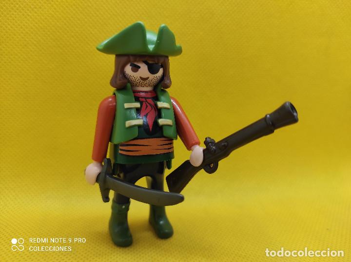 Playmobil: Playmobil Pirata con chaleco y botas verdes - Foto 1