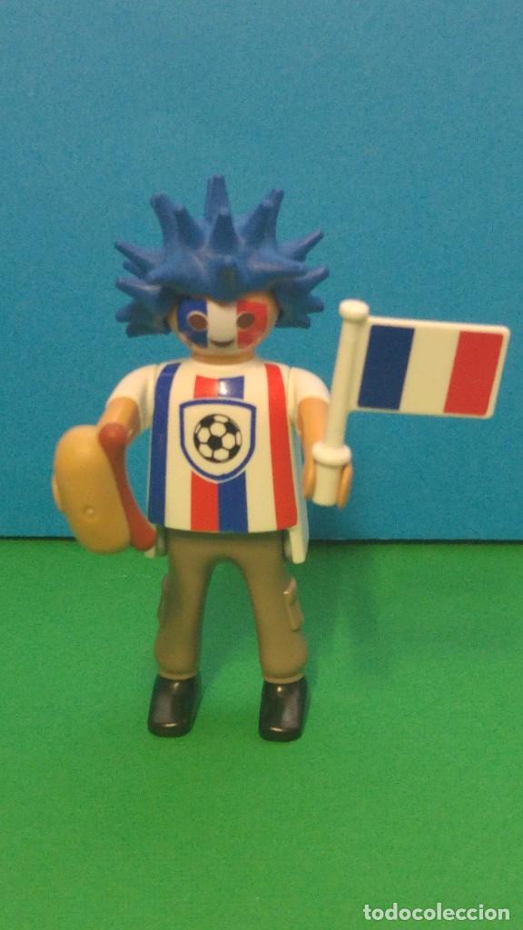 Playmobil: PLAYMOBIL SERIE 10 AZUL. SOBRES SORPRESA. REF 6840. HINCHA FRANCIA. FIGURA 2.