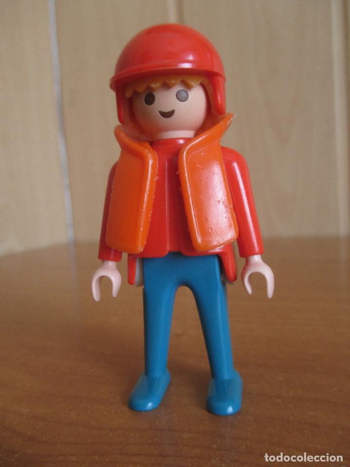 Playmobil: PLAYMOBIL: FIGURA ANTIGUA CON CASCO Y SALVAVIDAS, DE PILOTO O SALVAMENTO O SIMILAR