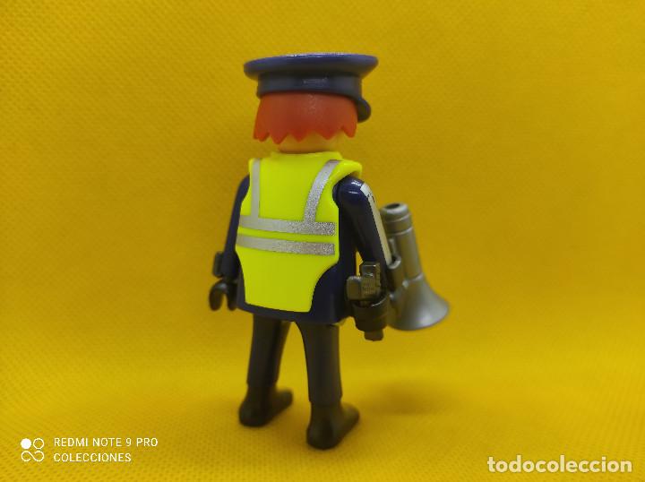 Playmobil: Playmobil Polic&iacute;a con chaleco y meg&aacute;fono - Foto 3