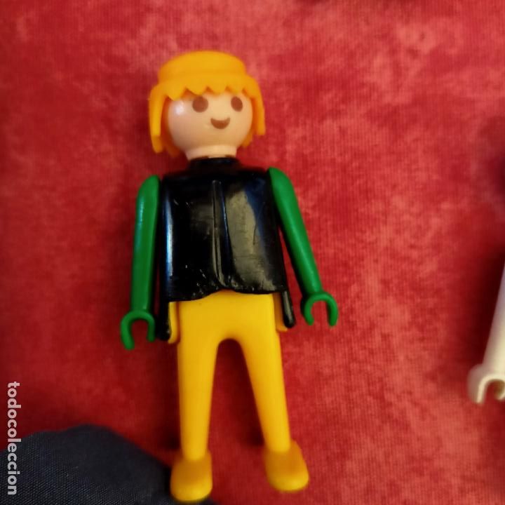 Playmobil: Click famobil Playmobil manos fijas primera generaci&oacute;n