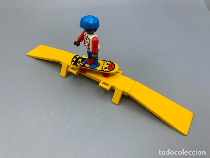 Playmobil: Playmobil 3709 ni&ntilde;o con patinete y rampa de skate
