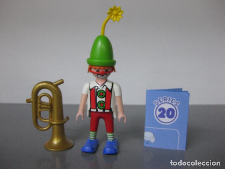 Playmobil: PLAYMOBIL PAYASO CON TUBA MUSICO SERIE 20 AZUL SOBRE SORPRESA NUEVO