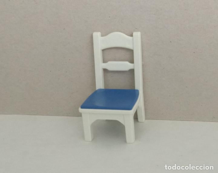 Playmobil: Playmobil - Silla Asiento Bajo, Tipo Madera en Color Blanca y Azul