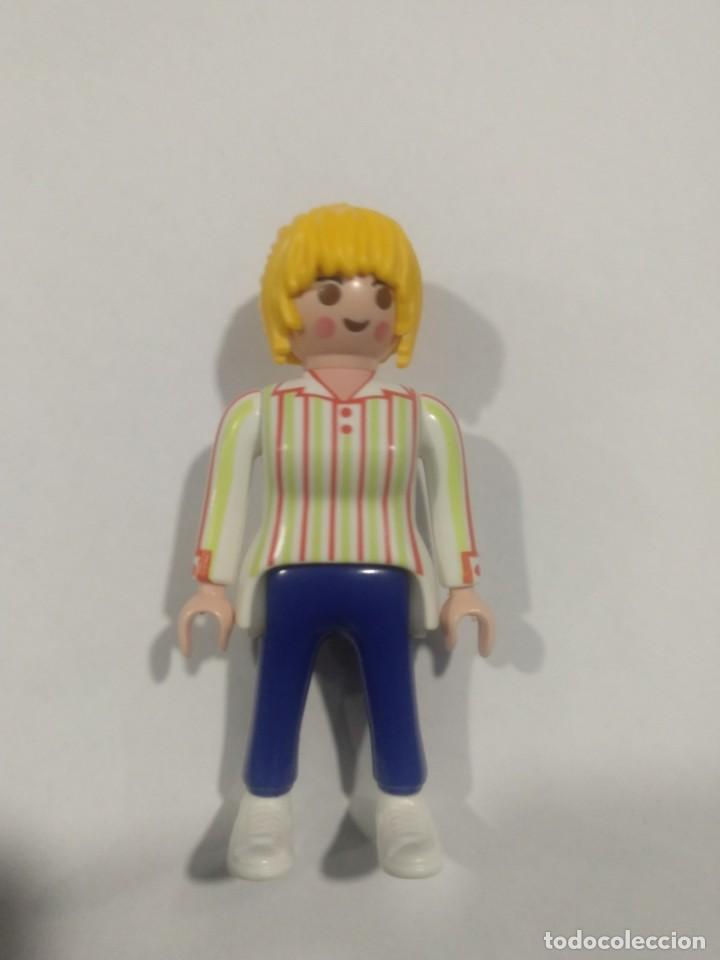 Playmobil: PLAYMOBIL FIGURA MUJER CAMARERA - 14/9/21