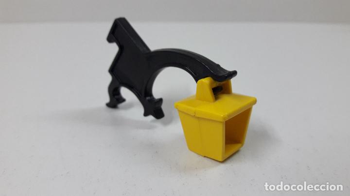 Playmobil: FAROL CON SOPORTE PARA CASTILLO . REALIZADO POR PLAYMOBIL . ORIGINAL