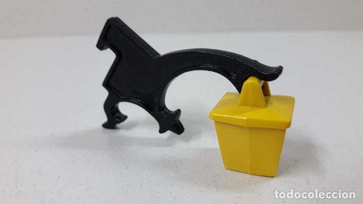 Playmobil: FAROL CON SOPORTE PARA CASTILLO . REALIZADO POR PLAYMOBIL . ORIGINAL