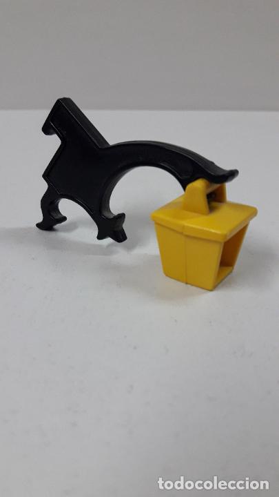 Playmobil: FAROL CON SOPORTE PARA CASTILLO . REALIZADO POR PLAYMOBIL . ORIGINAL