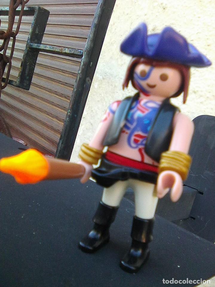 Playmobil: Playmobil pirata - Capit&aacute;n Roberts - 2011 - no famobil click - escaso