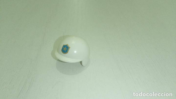 Playmobil: Gorro sombrero casco de polic&iacute;a antidisturbios de Playmobil. Totalmente nuevo.
