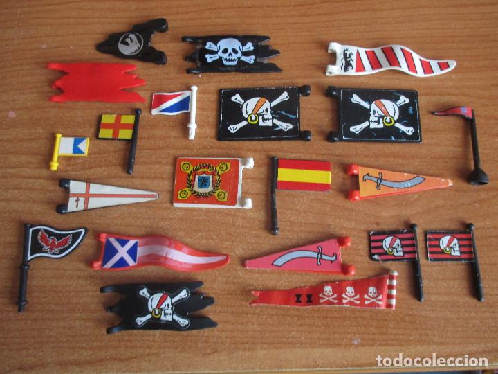 Playmobil: PLAYMOBIL: LOTE de 21 BANDERAS DIVERSAS