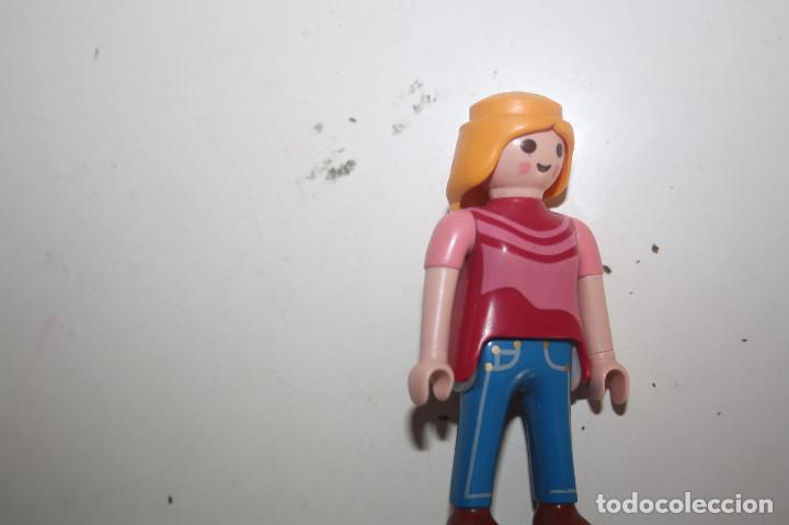 Playmobil: PLAYMOBIL FIGURA MUJER - Foto 1