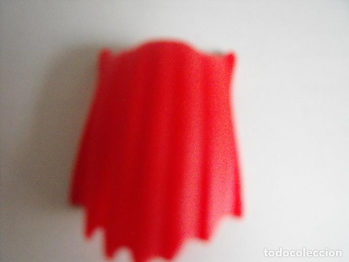 Playmobil: PLAYMOBIL. Capa de diablo. - Foto 1