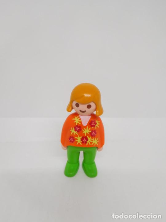 Playmobil: M69 Mu&ntilde;eco Playmobil Hippie Hippi. Lo que se ve en fotograf&iacute;a. Famobil.