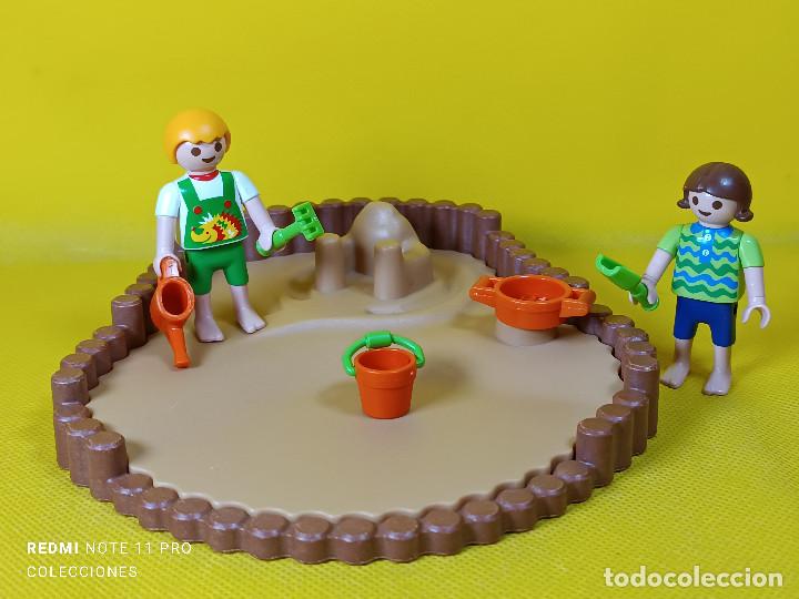 Playmobil: Playmobil Ni&ntilde;os con juguetes en arenero